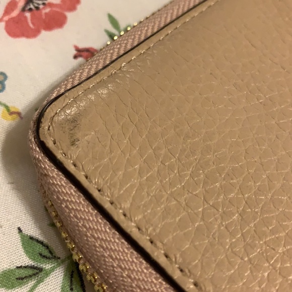 Michael Kors Wristlet Wallet Phone Holder - Picture 2 of 7